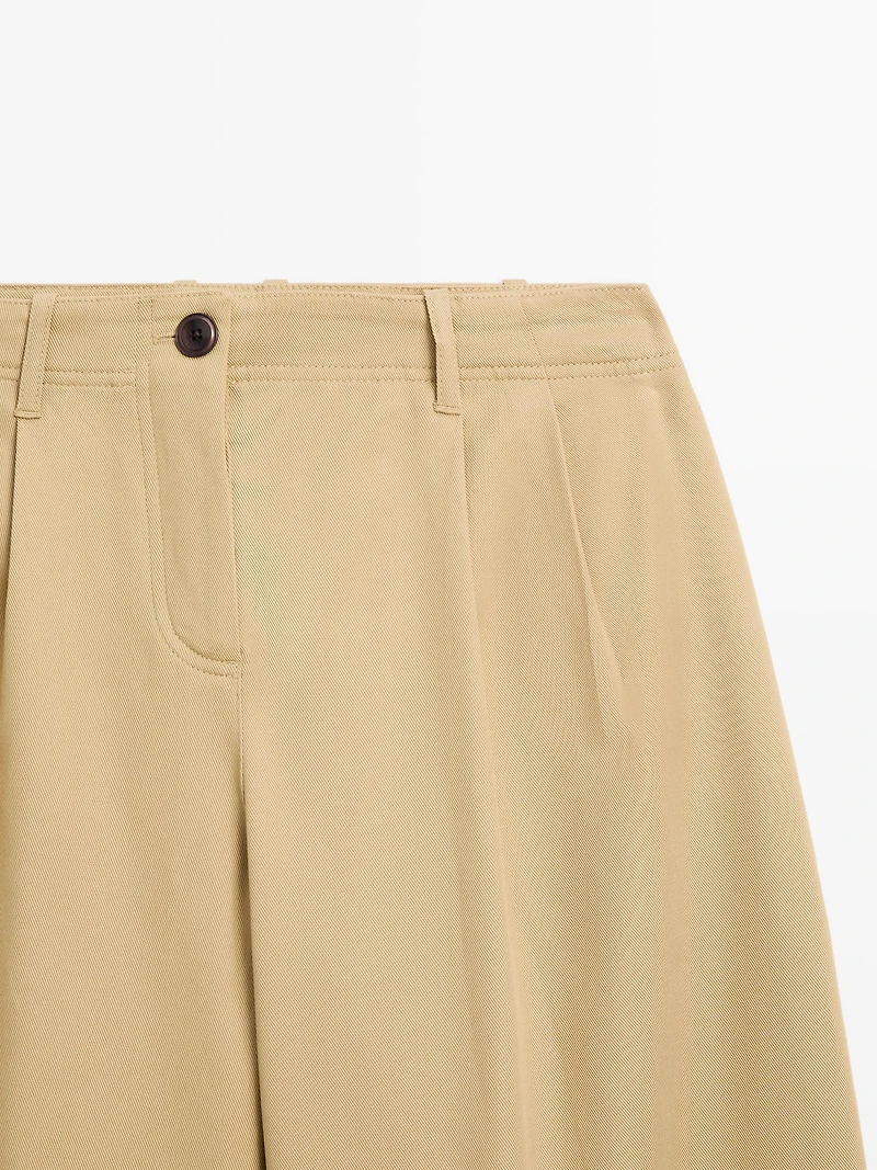 Wide-leg trousers