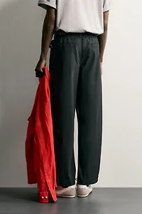 RELAXED FIT PLEATED JOGGER PANTS