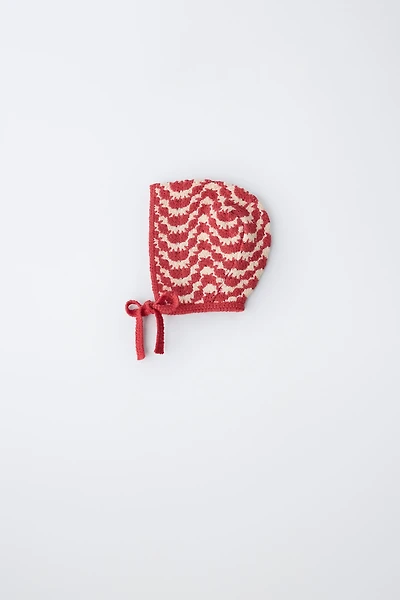 TEXTURED KNIT BONNET