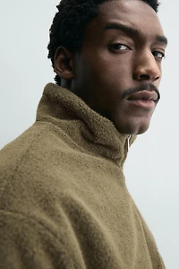 FLEECE QUARTER-ZIP SWEATSHIRT