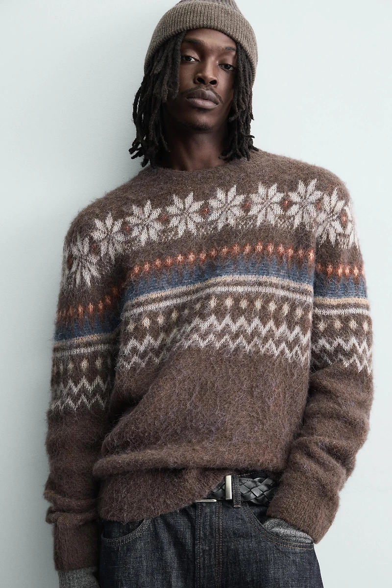 PULL EN JACQUARD GÉOMÉTRIQUE TEXTURÉ