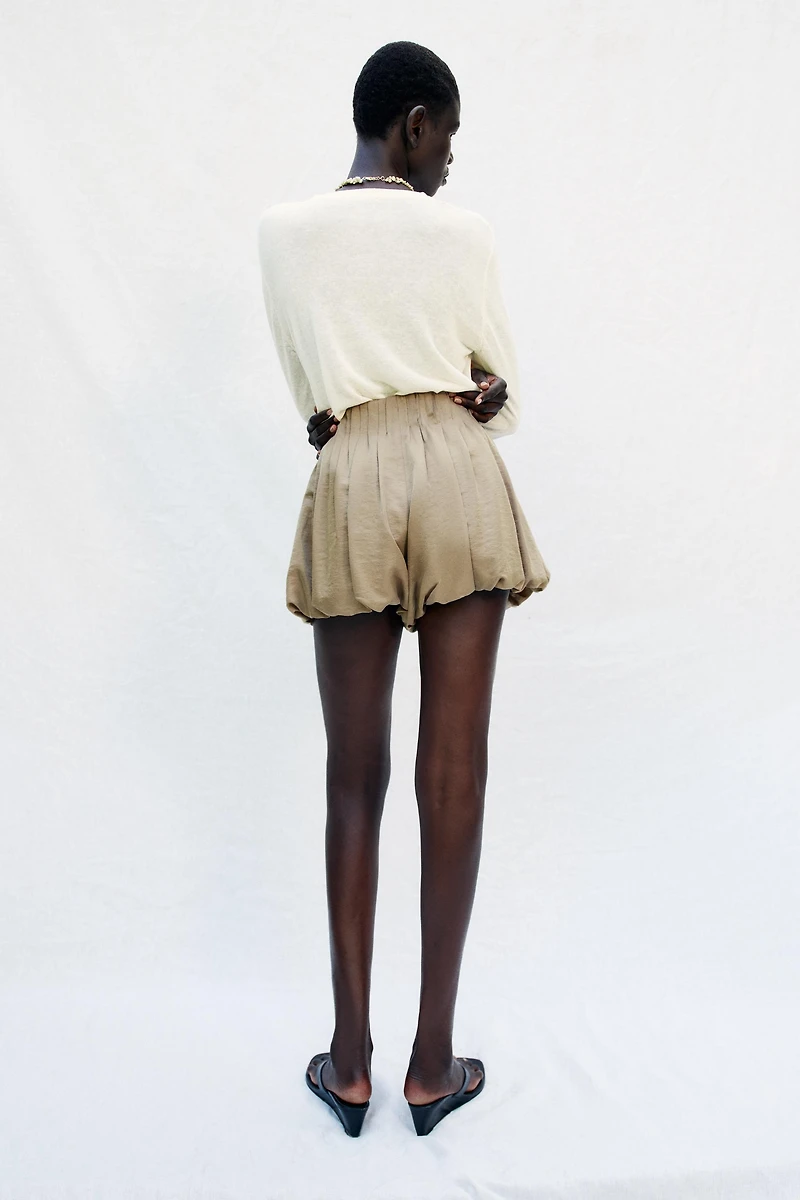 BALLOON SHORTS WITH BUCKLE