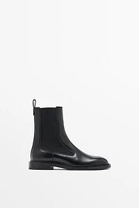 Flat leather Chelsea ankle boots