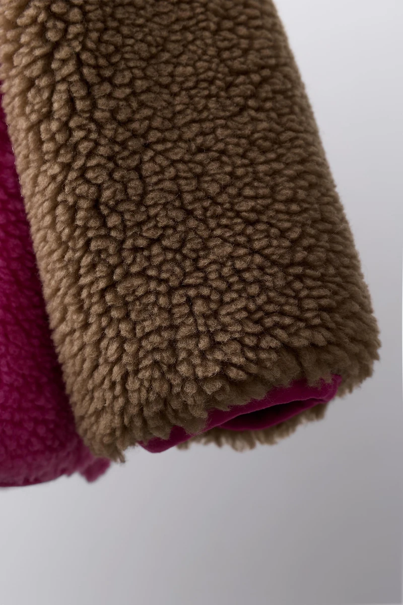COLOR BLOCK FLEECE JACKET WITH LABEL