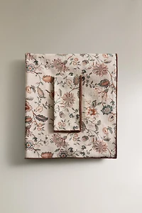 FLORAL PRINT TABLECLOTH WITH TOPSTITCHING