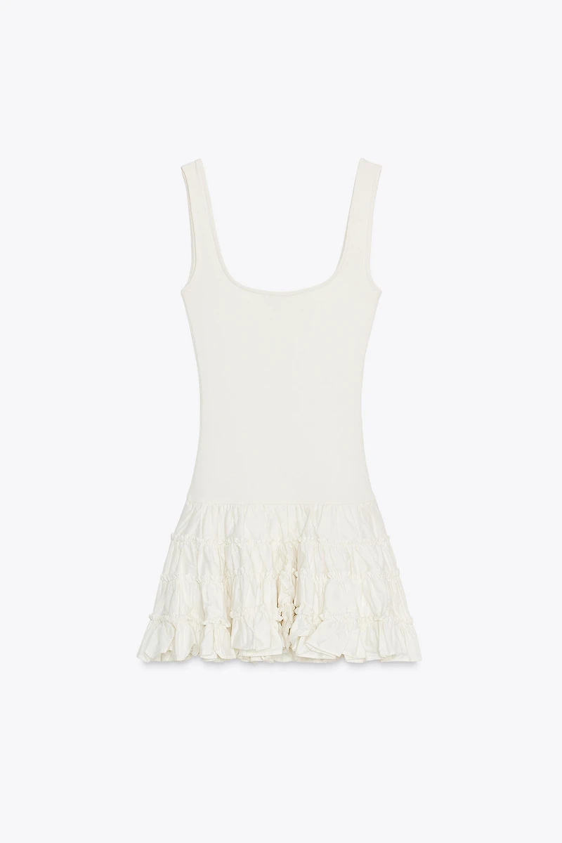 CONTRASTING VOLUMINOUS DRESS