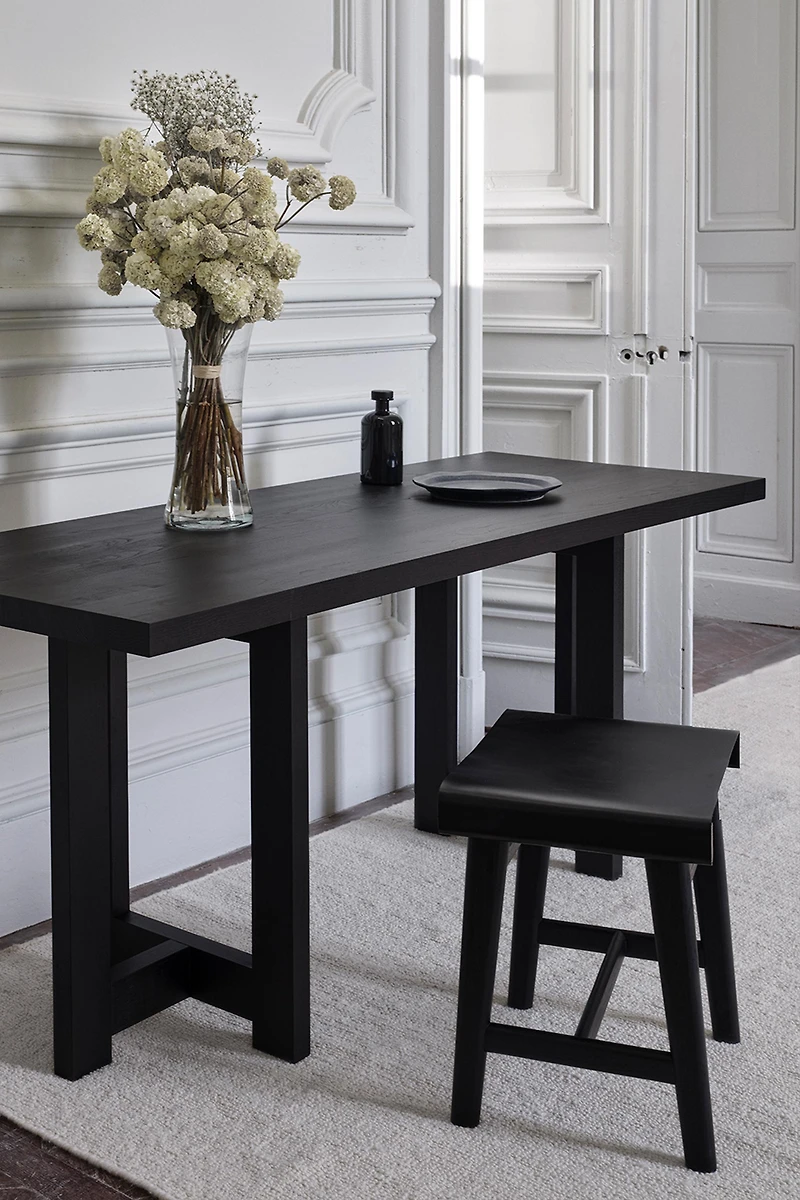 STOOL 01