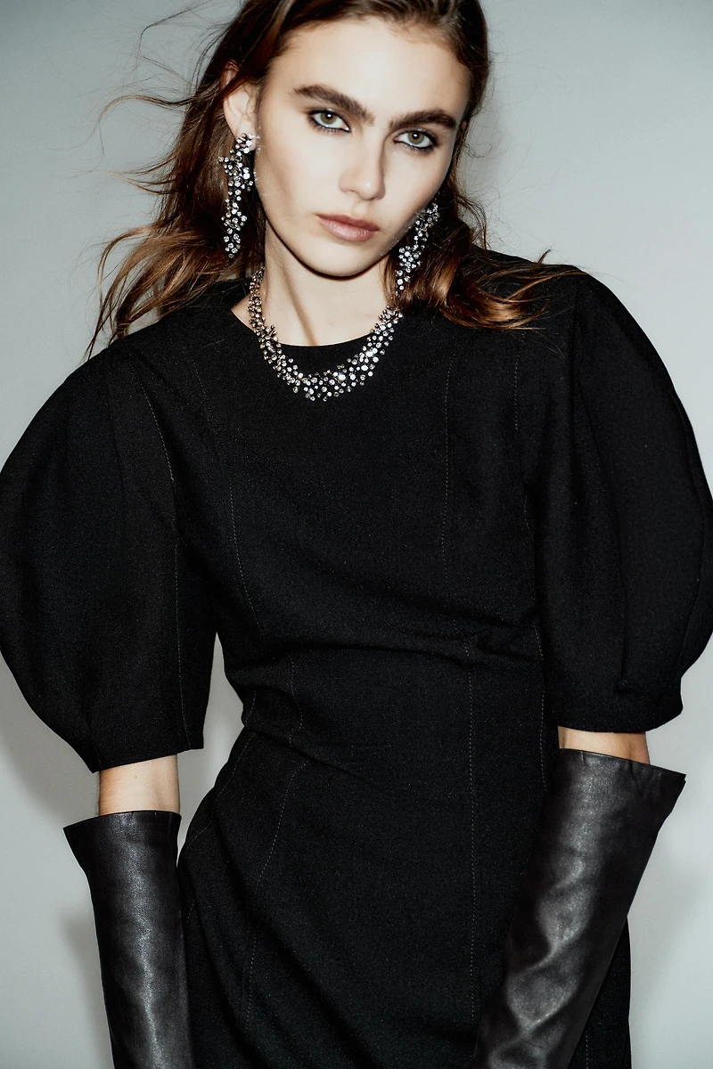 SHORT BALLOON SLEEVE DRESS