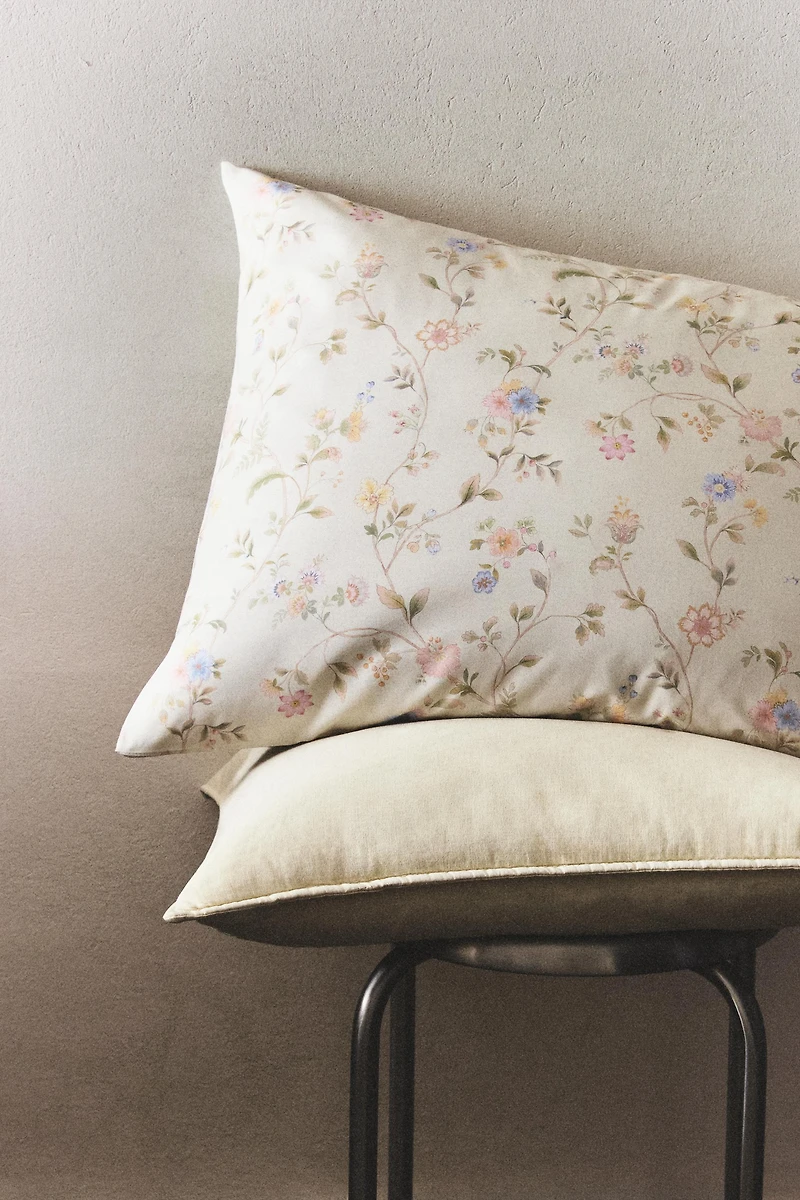 FLORAL PRINT PILLOWCASE