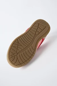RETRO SNEAKERS
