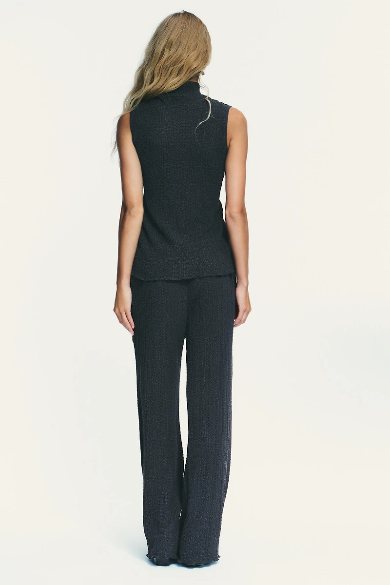 TEXTURED STRAIGHT LEG PANTS