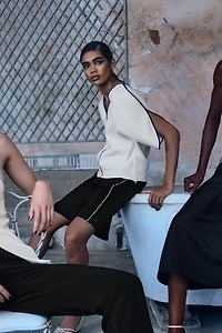 LONG CONTRAST PIPING SHORTS