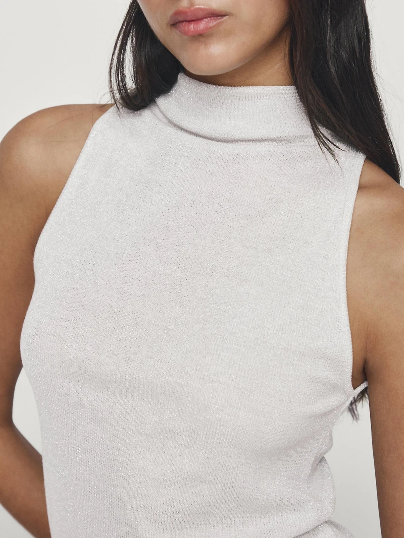 Top en maille à encolure américaine finition métallisée