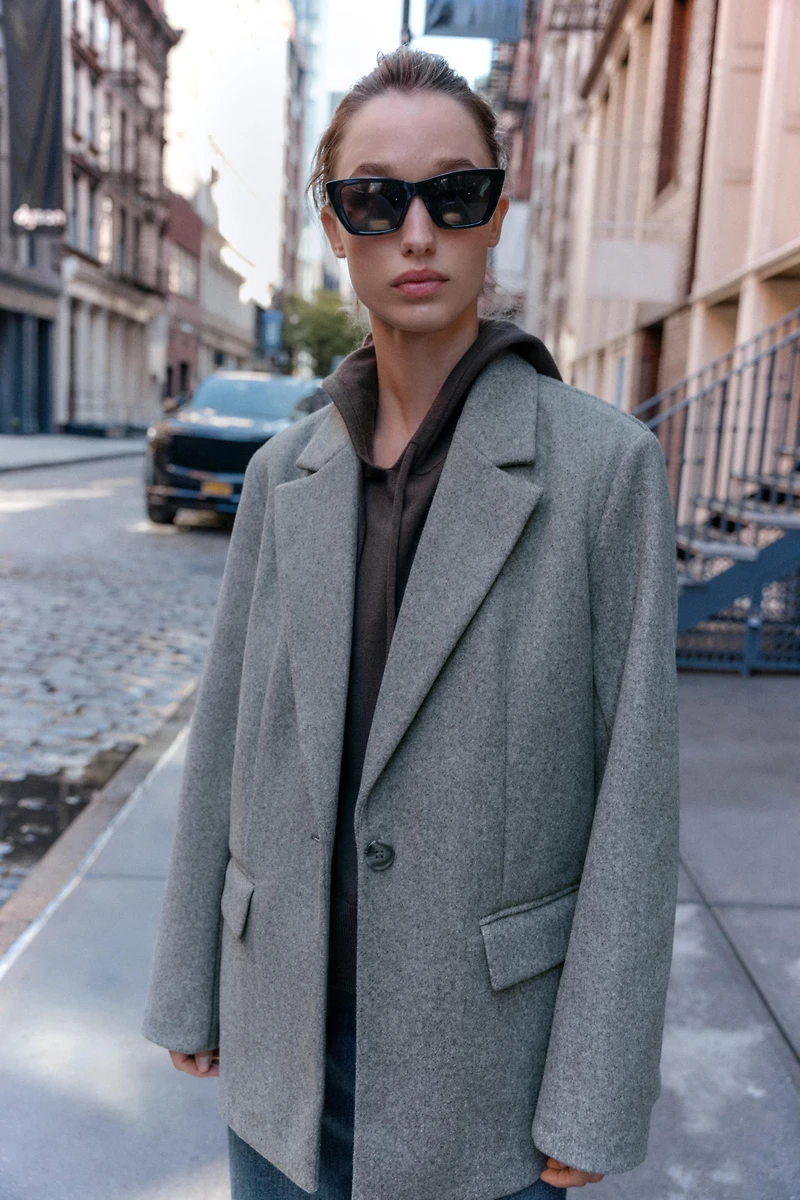 SOFT ONE-BUTTON BLAZER