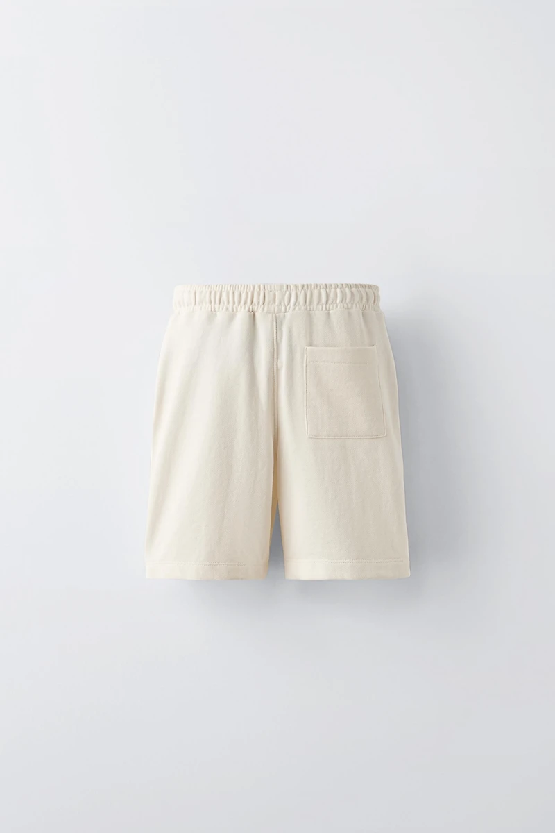 CONTRAST STRIPE SHORTS