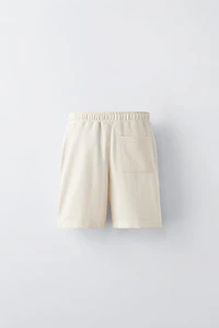 CONTRAST STRIPE SHORTS