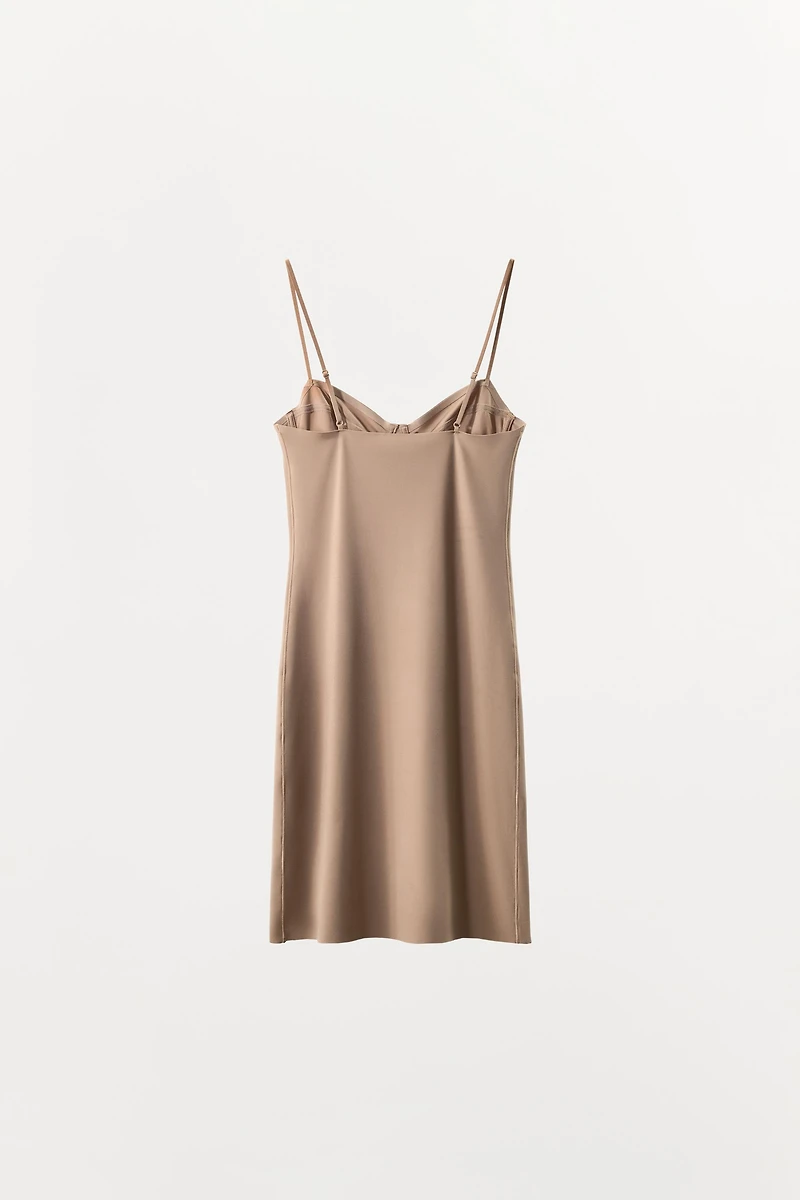 ROBE COURTE À ARCEAUX AVEC POLYAMIDE