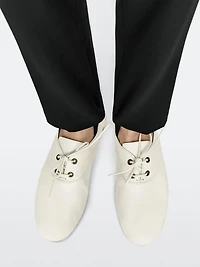 Soft leather lace-up shoes