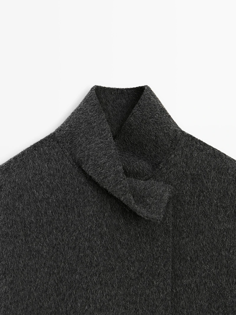 Manteau cape à col montant en laine mélangée