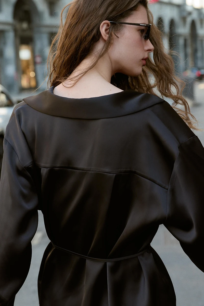 SATIN EFFECT BLOUSE WITH THIN BELT
