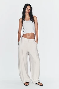 PANTALON FLUIDE À PLIS ET RAYURES