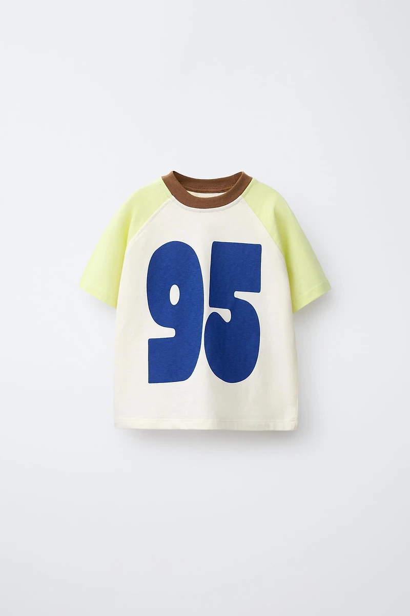 T-SHIRT À MANCHES RAGLAN NUMÉROTÉ