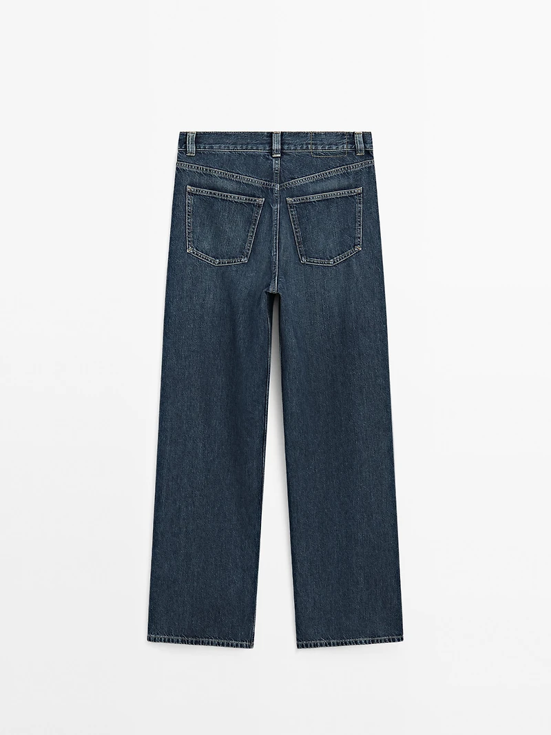 High-waist wide-leg jeans with pockets