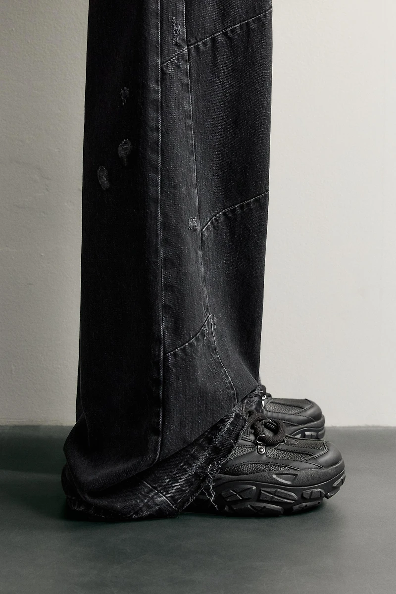 CHUNKY SOLE SNEAKERS