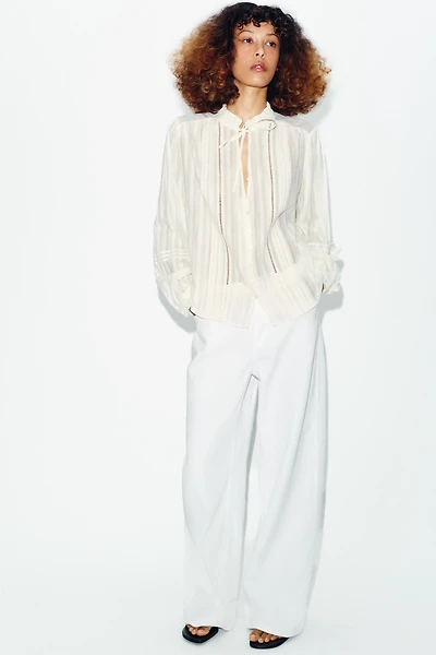 ROMANTIC LACE INSERT BLOUSE