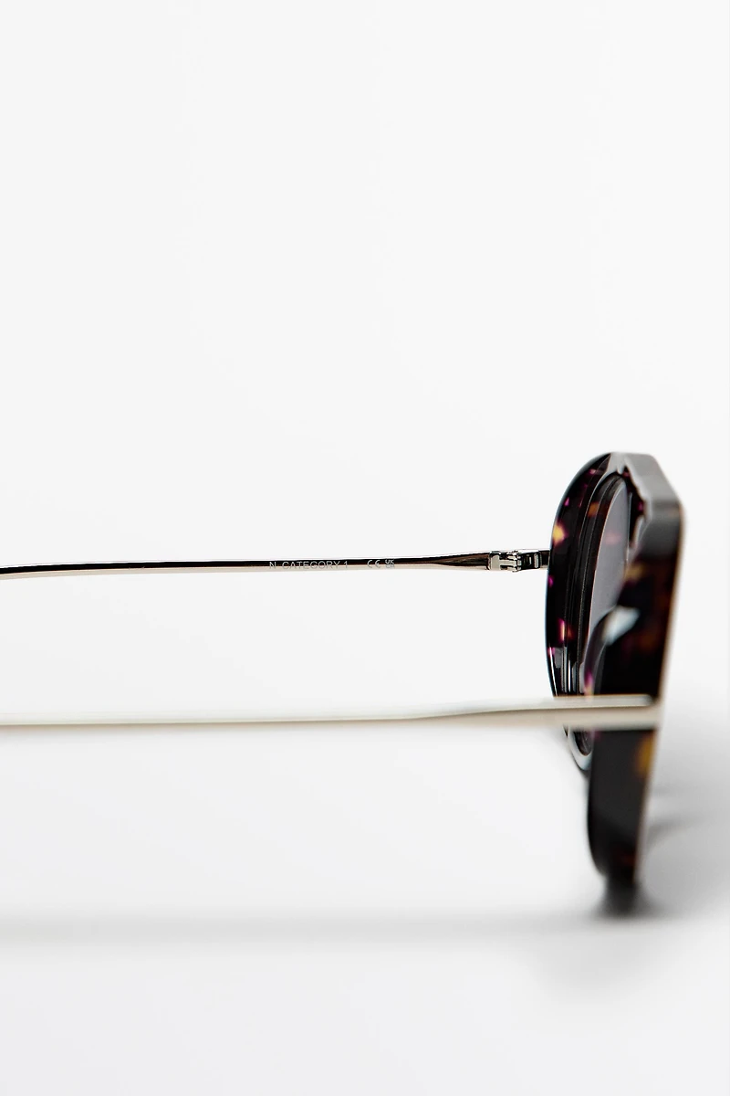 Tortoiseshell-effect aviator glasses