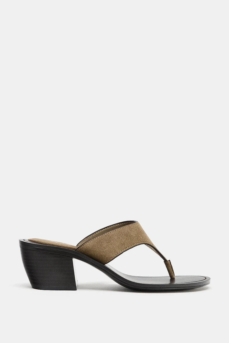 SANDALES EN DAIM À TALONS