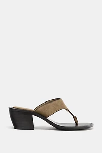 SANDALES EN DAIM À TALONS