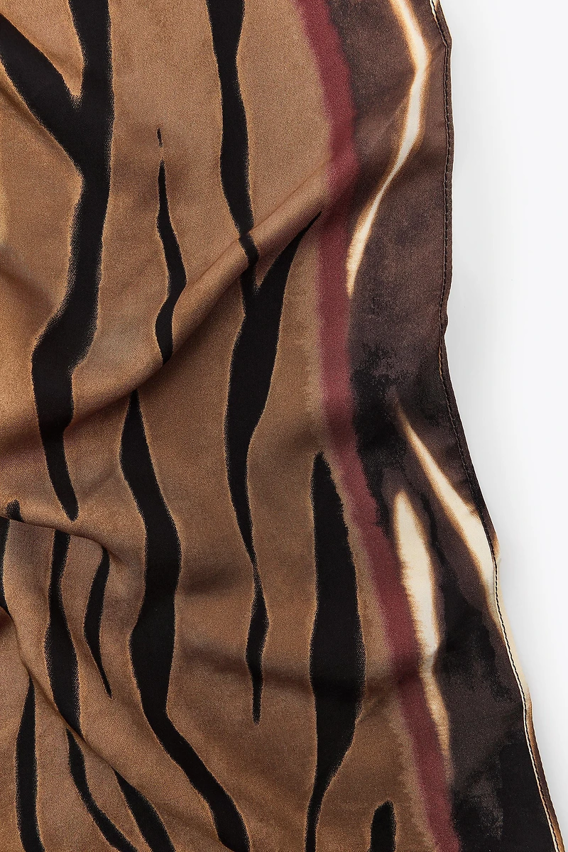 ANIMAL PRINT VISCOSE SCARF