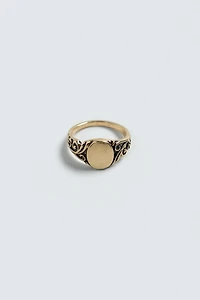 EMBOSSED SIGNET RING