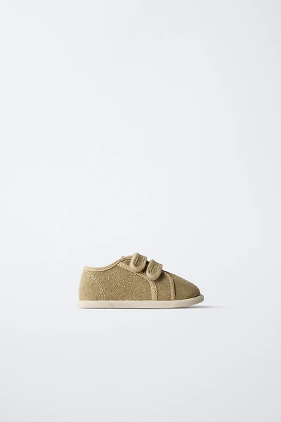 BAREFOOT DOUBLE-STRAP SNEAKERS