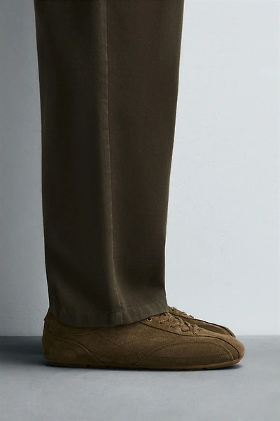 CHAUSSURES EN CUIR À SEMELLE ULTRAFINE