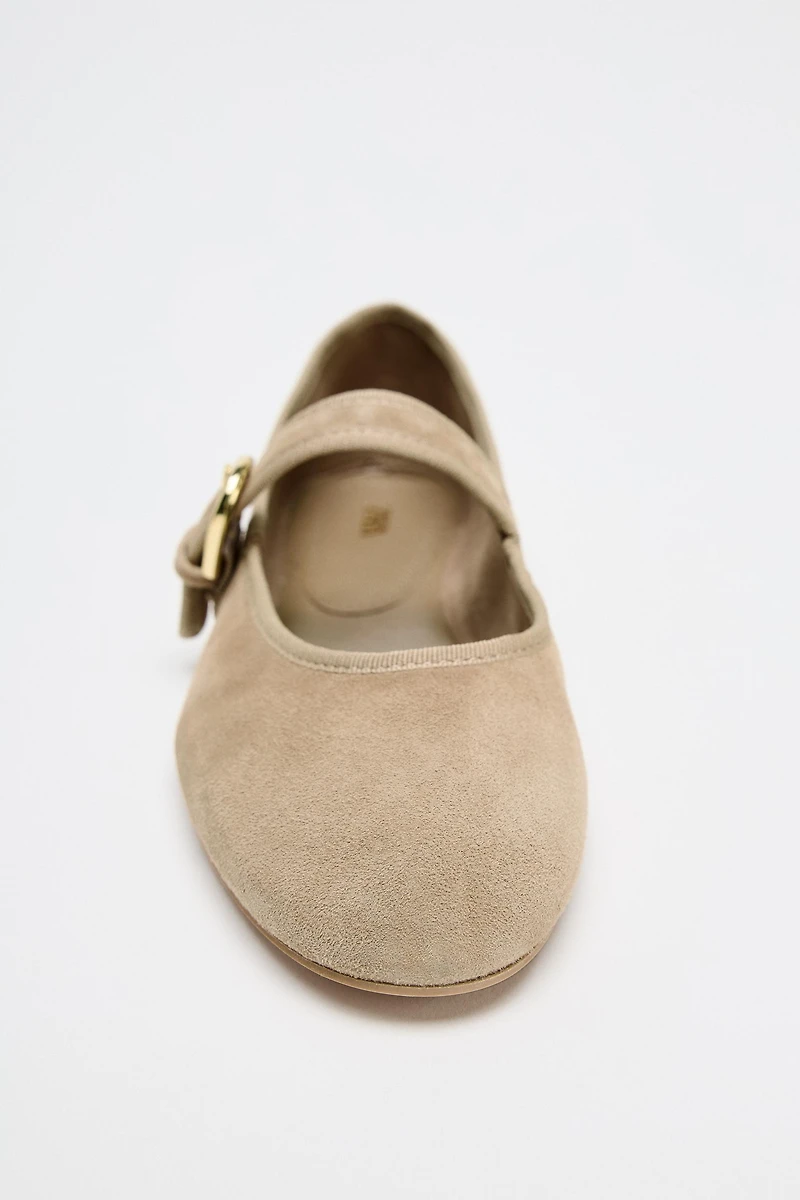 BALLERINES À BRIDE EN DAIM