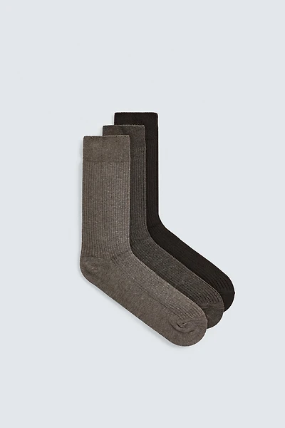 THREE-PACK OF MEDIUM WEIGHT RIB SOCKS