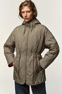 VESTE REMBOURRÉE À CAPUCHE DÉPERLANTE