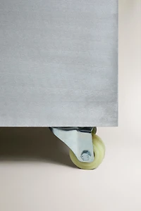 ALUMINUM STORAGE UNIT WITH WHEELS