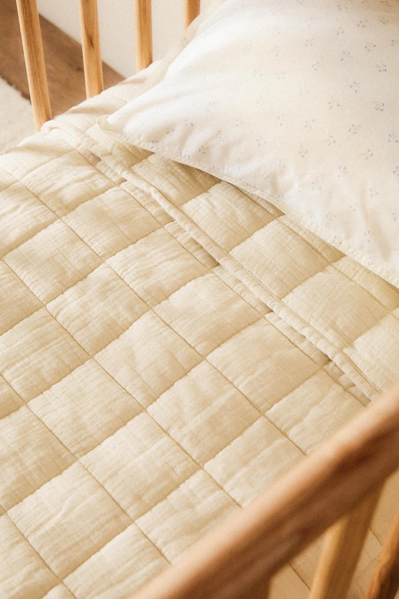 CHILDREN'S SQUARE MUSLIN QUILT