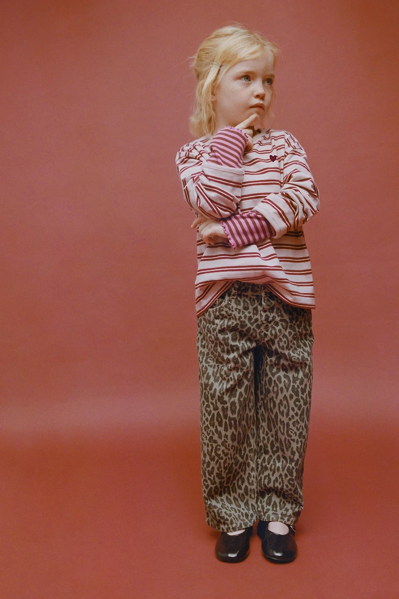 PANTALON EN SERGÉ ANIMAL PRINT