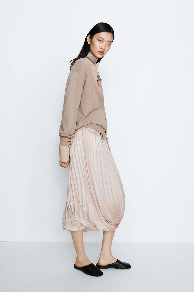 STUDIO V-neck knit cardigan