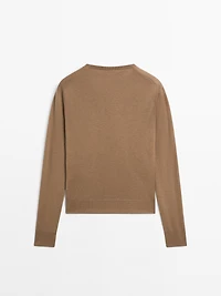Wool blend knit sweater with crew neck