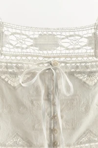 EMBROIDERED LACE TOP