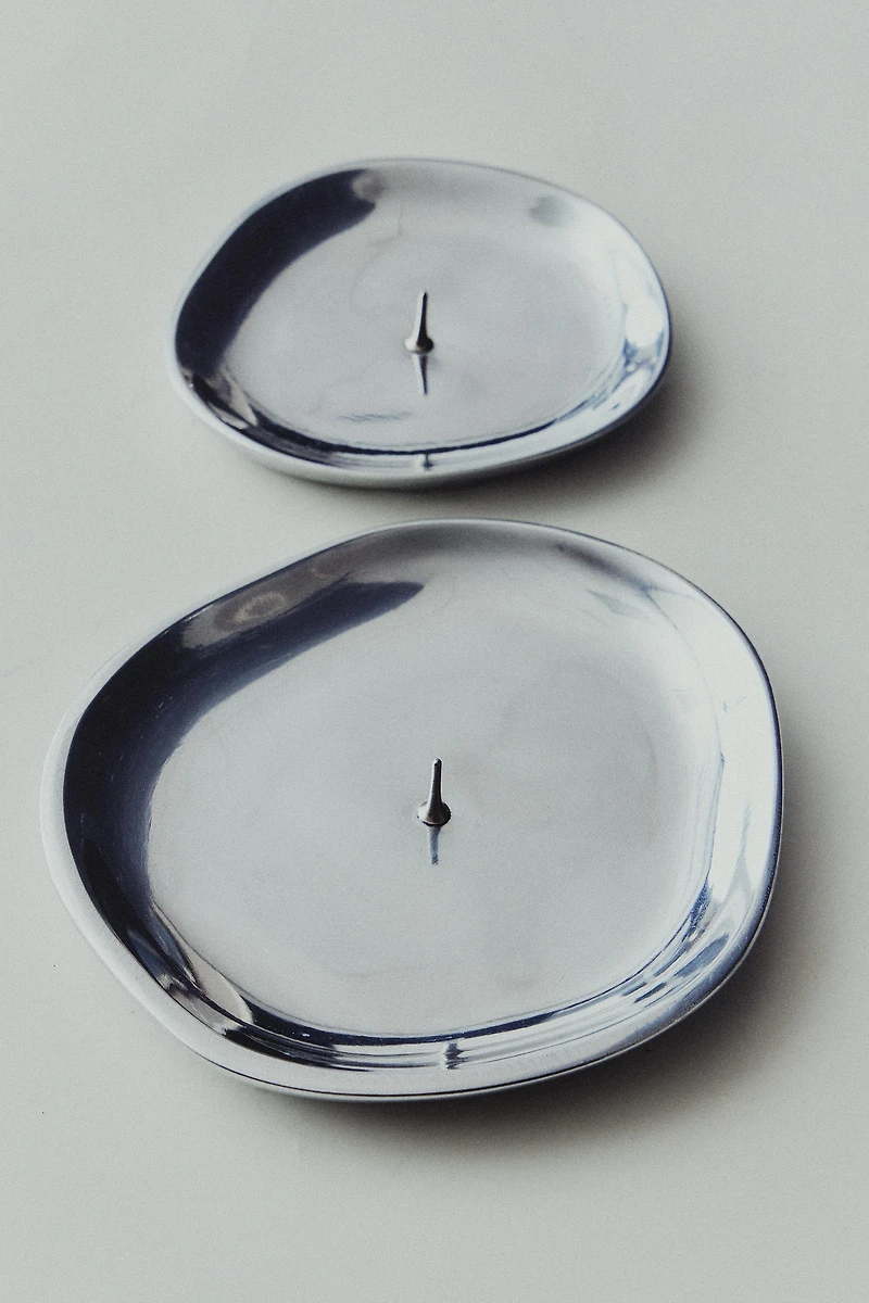 SILVER ALUMINUM TEALIGHT HOLDER