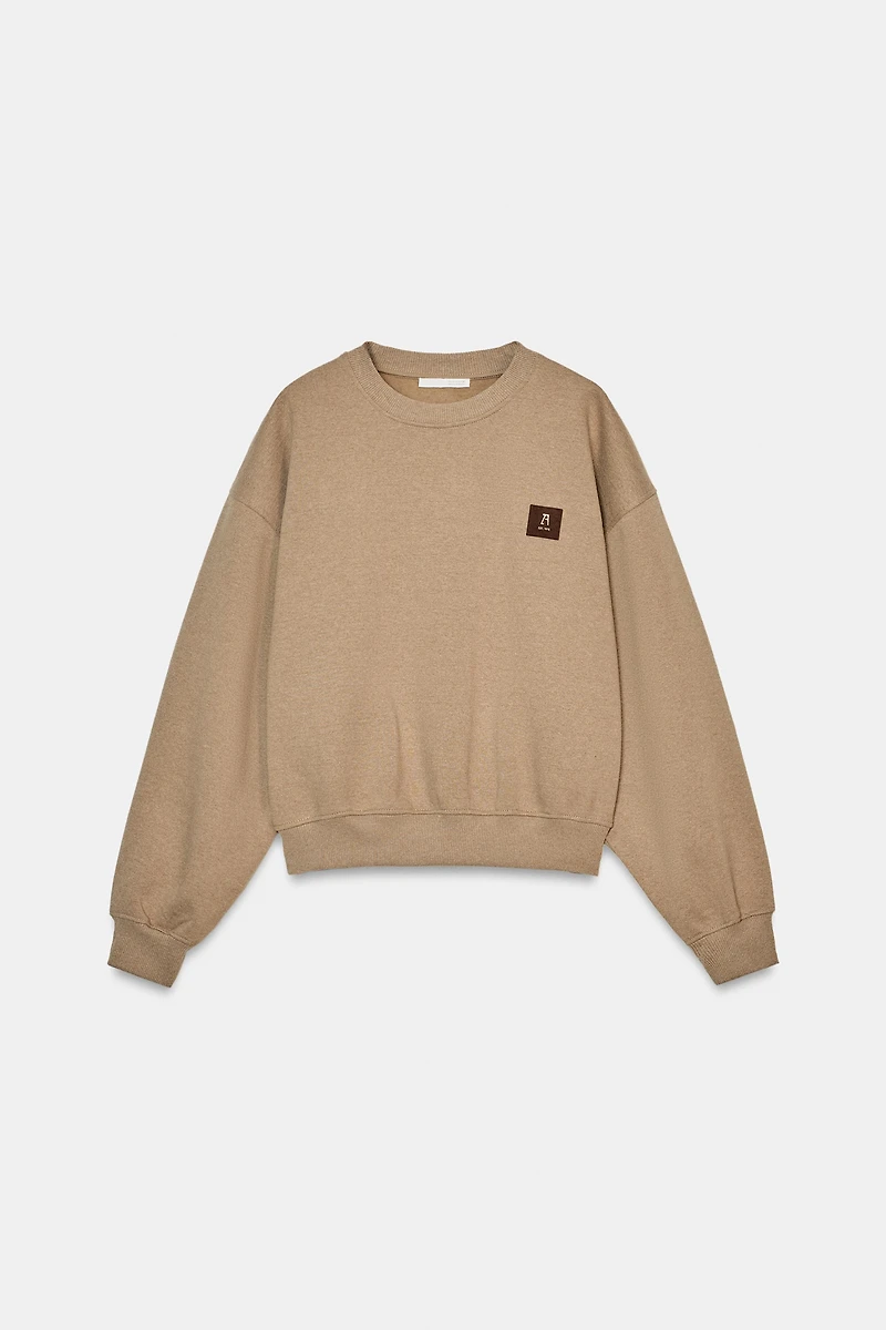 PATCH SWEATSHIRT