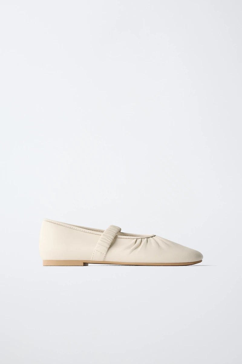 BALLERINES EN CUIR