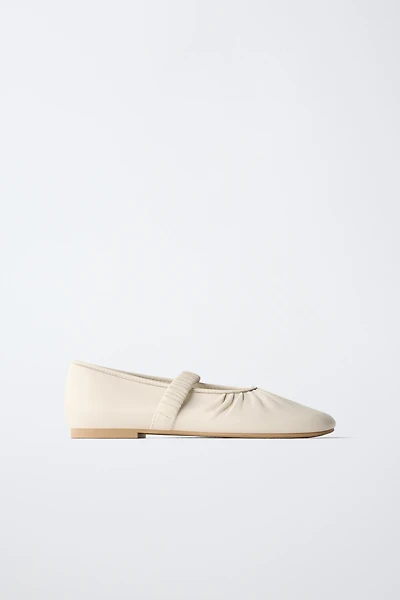 BALLERINES EN CUIR