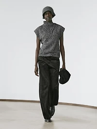 Mouliné knit vest with collar detail